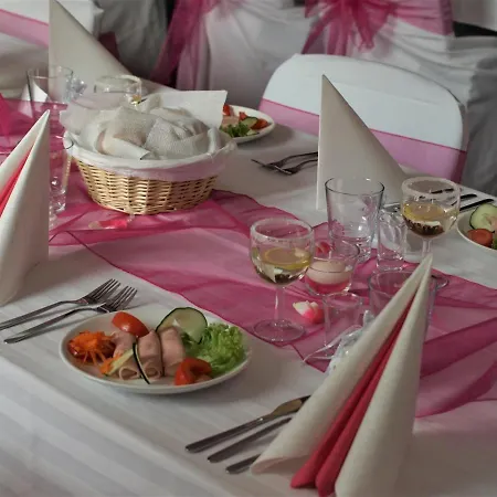 Salur Bed and Breakfast Nové Zámky