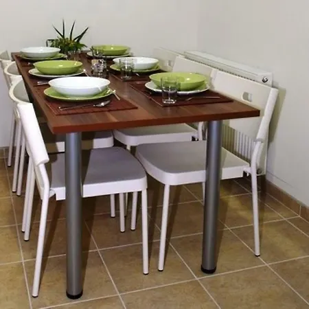 Bed & Breakfast Salur Nové Zámky